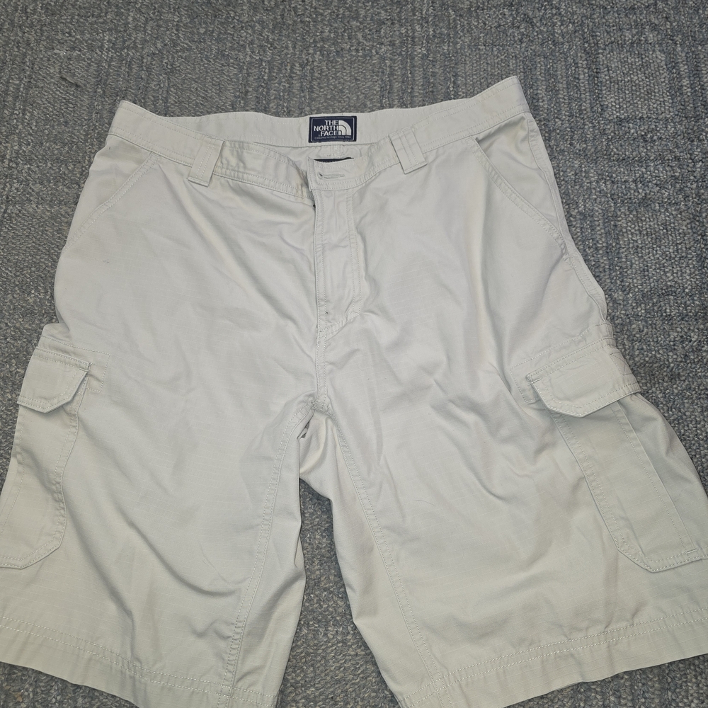 The North Face Men's Cargo Shorts - Light Beige